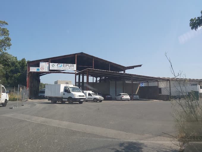 Vue extérieure du centre VHU agréé EPUR Méditerranee à MARSEILLE 8 (Hérault)