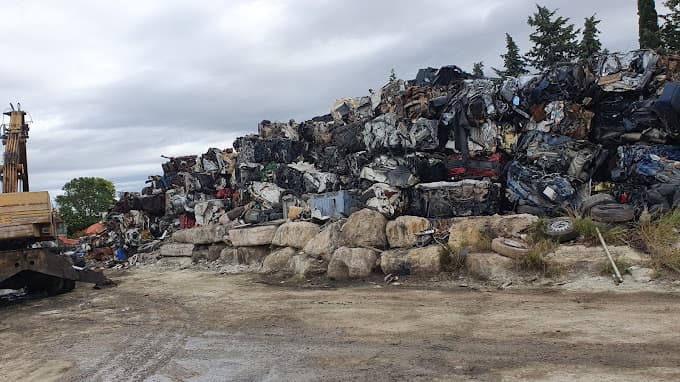 Vue extérieure du centre VHU agréé Patrac Jean-François à CLERMONT L'HERAULT (Hérault)