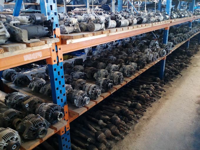 Favreau Christian à VITRE — Photo 3 du centre VHU agréé Ille-et-Vilaine