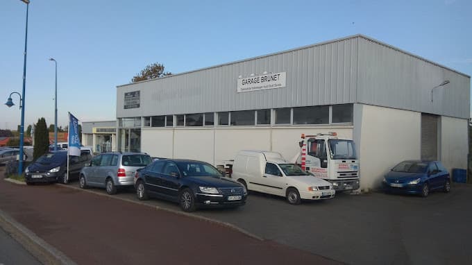 Garage Chenard-Brunet , garage premier à JANZE — Photo 3 du centre VHU agréé Ille-et-Vilaine