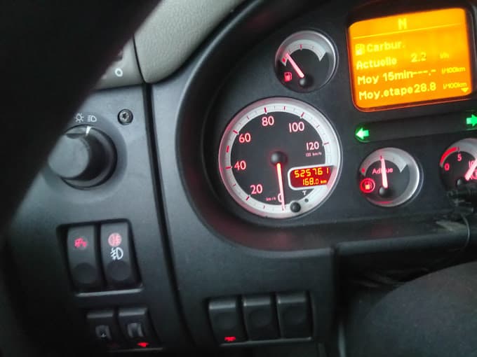 Vue extérieure du centre VHU agréé Le Bris Occasions Poids Lourds à SERVON-SUR-VILAINE (Ille-et-Vilaine)