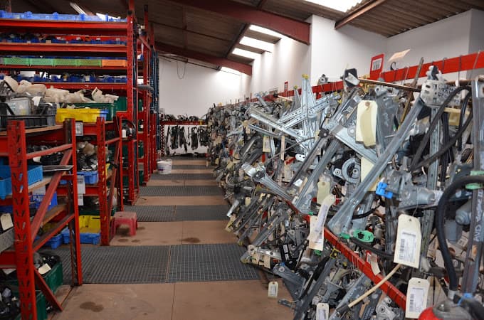 Vue extérieure du centre VHU agréé Récup Auto à CAUDAN (Ille-et-Vilaine)