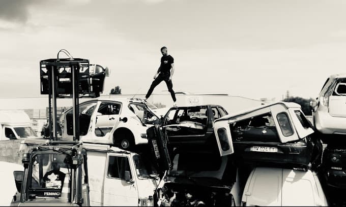 Parc de véhicules hors d'usage chez Lemeslif Électro Diesel, centre agréé à VILLE INCONNUE