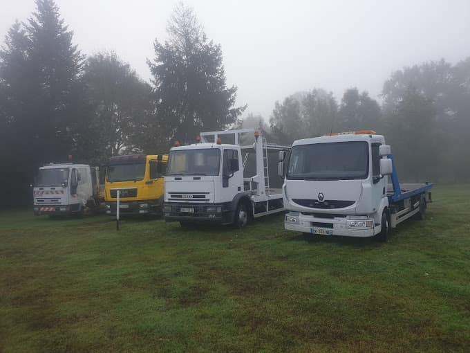 Parc de véhicules hors d'usage chez AUTO SCRATCH MORALES, centre agréé à SAINT-VICTOR-DE-MORESTEL