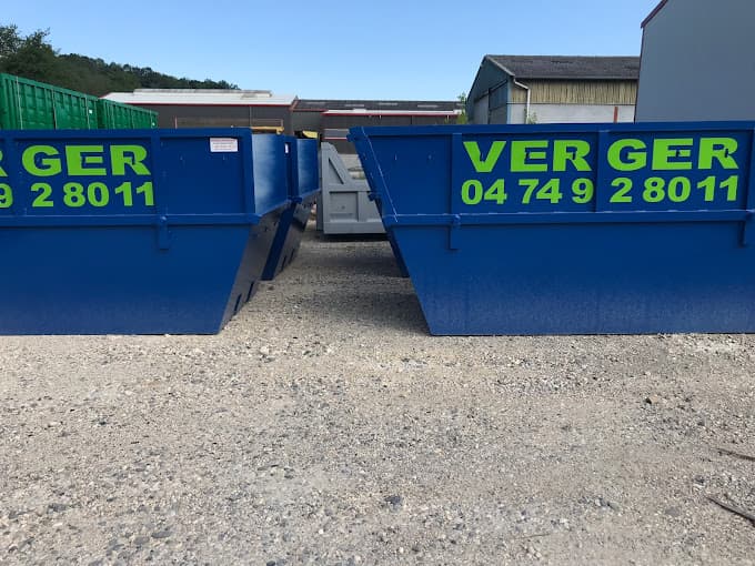 Parc de véhicules hors d'usage chez Verger Ets, centre agréé à SOLEYMIEU