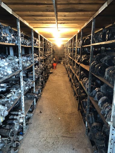 Vue extérieure du centre VHU agréé Ascone Démolition Auto à PORCIEU-AMBLAGNIEU (Isère)