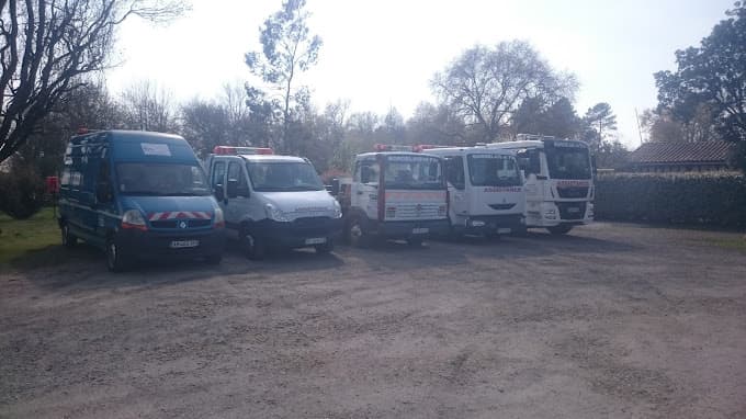 Vue extérieure du centre VHU agréé SAS Garage Bordelais et Fils à LIPOSTHEY (Landes)
