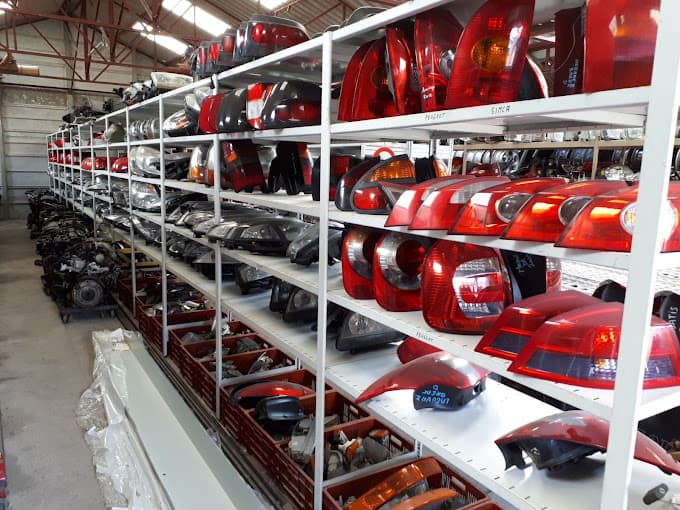 Parc de véhicules hors d'usage chez Casse Autos MEUNIER Christophe, centre agréé à BILLY