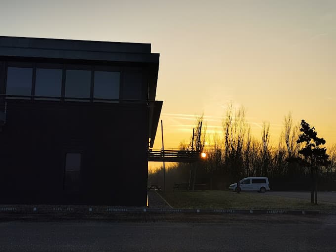 Vue extérieure du centre VHU agréé INDRA SAS à VAULX-MILIEU (Loir-et-Cher)