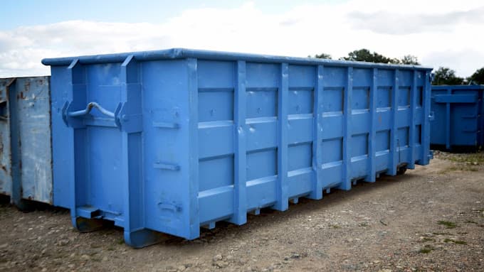 Parc de véhicules hors d'usage chez Castagnier Perret, centre agréé à SAVIGNEUX