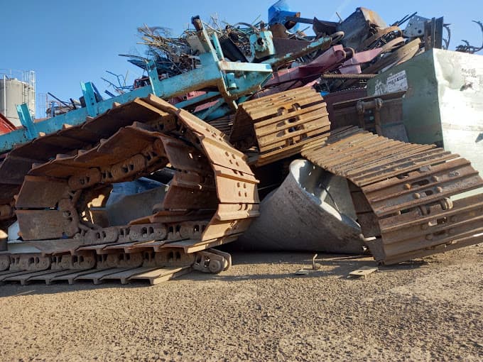 Vue extérieure du centre VHU agréé MJ Valorisation à SAINTE-SIGOLENE (Haute-Loire)