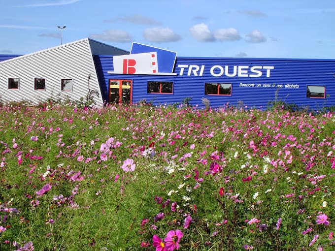Vue extérieure du centre VHU agréé TRI OUEST BARBAZANGES à CHATEAUBRIANT (Loire-Atlantique)