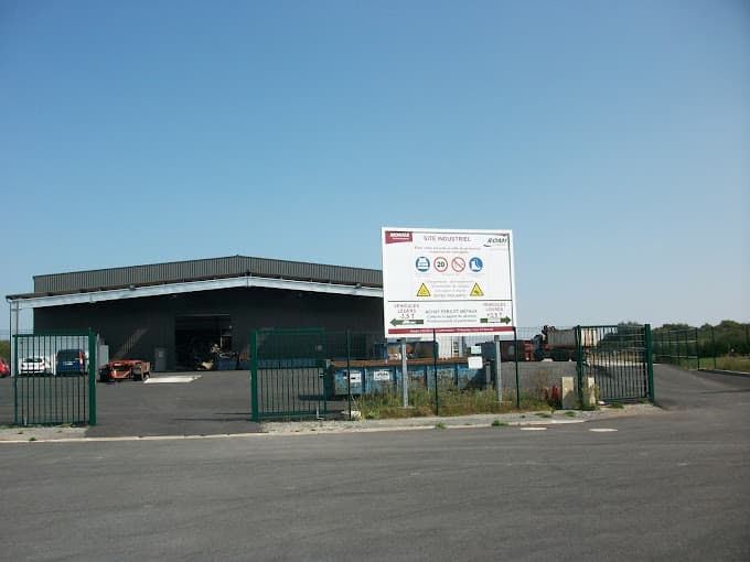 Parc de véhicules hors d'usage chez ROMI Bretagne - Agence de Rennes, centre agréé à RENNES