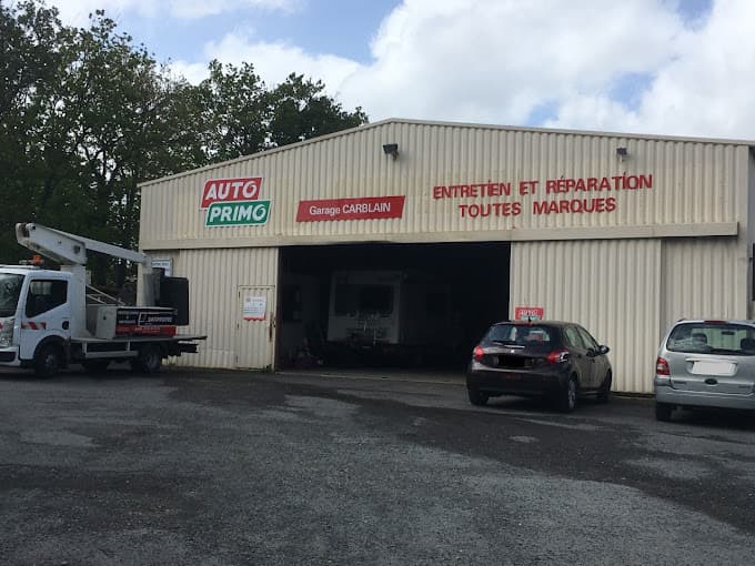 Parc de véhicules hors d'usage chez Garage CARBLAIN, centre agréé à BLAIN