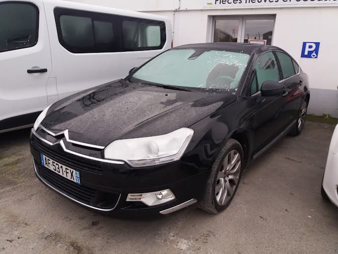 Societe Orleans Sud Auto à VILLE INCONNUE — Photo 5 du centre VHU agréé Loiret