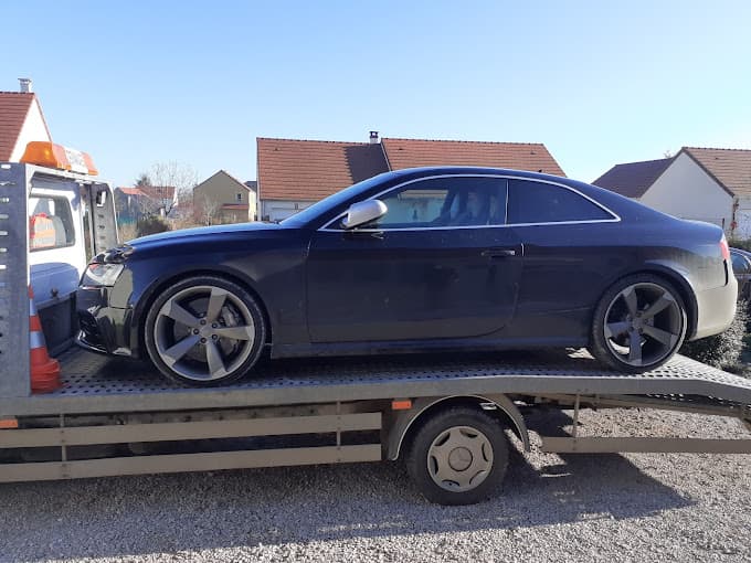 Vue extérieure du centre VHU agréé Lambert Sarl à CHAINGY (Loiret)