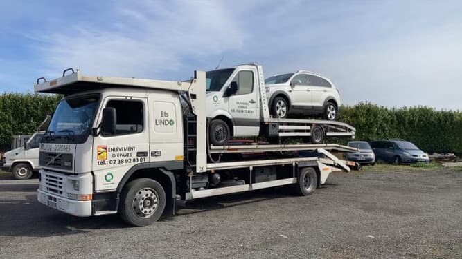 Vue extérieure du centre VHU agréé Ets Lindo Pièces Auto à DORDIVES (Loiret)