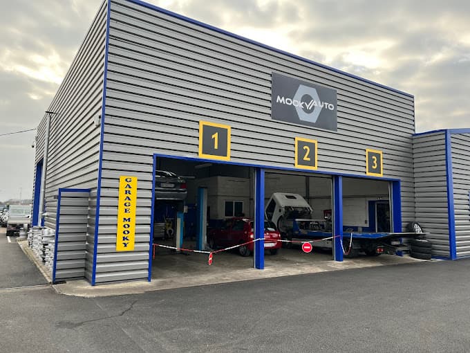 Parc de véhicules hors d'usage chez Mooky casse auto enlèvement gratuit centre V.H.U agrée, centre agréé à FLEURY-LES-AUBRAIS