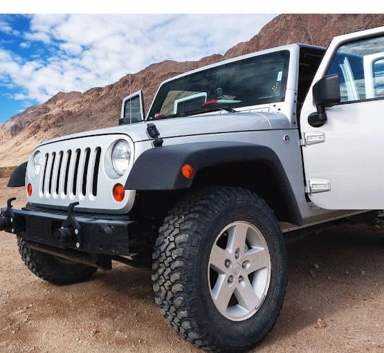 Parc de véhicules hors d'usage chez RCS 4x4 SARL, centre agréé à CERCOTTES