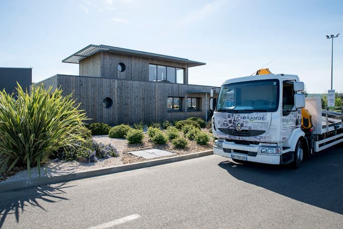 Vue extérieure du centre VHU agréé Brangé Environnement à BIAS (Lot-et-Garonne)