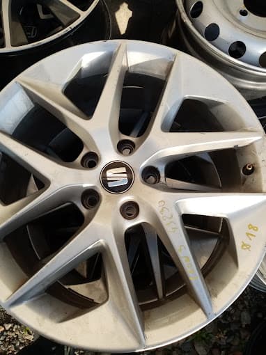 Vue extérieure du centre VHU agréé Anjou Cass' à LONGUE-JUMELLES (Maine-et-Loire)