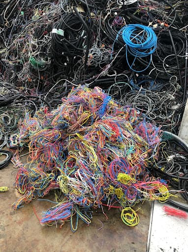 Vue extérieure du centre VHU agréé Arca-Récupération ARCA CHUDEAU à AVRILLE (Maine-et-Loire)