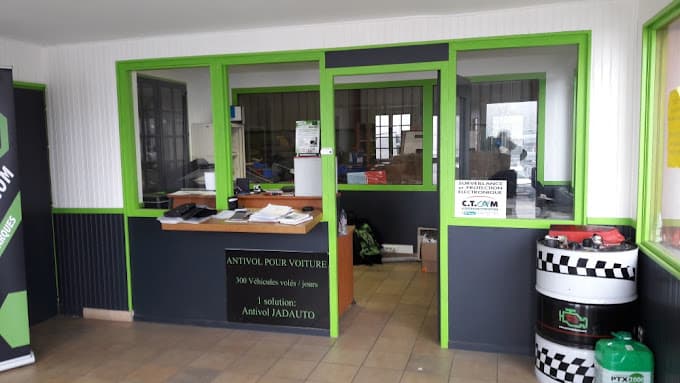 Parc de véhicules hors d'usage chez Vl-auto-casse, centre agréé à LA ROMAGNE