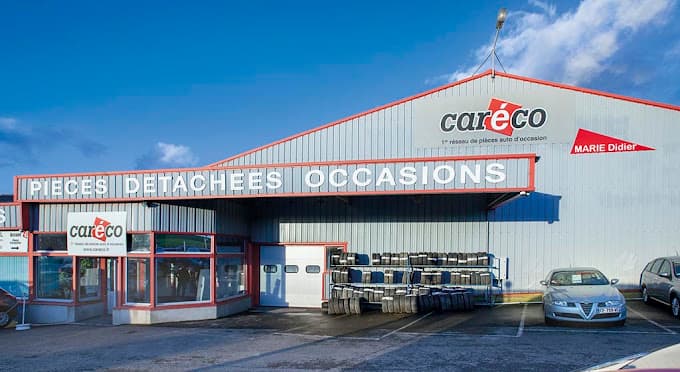 Vue extérieure du centre VHU agréé Marie Didier Automobiles à JUVIGNY LES VALLEES (Manche)