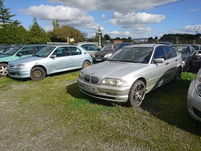 Vue extérieure du centre VHU agréé Casse Auto Letourneur à BOURGVALLEES (Manche)