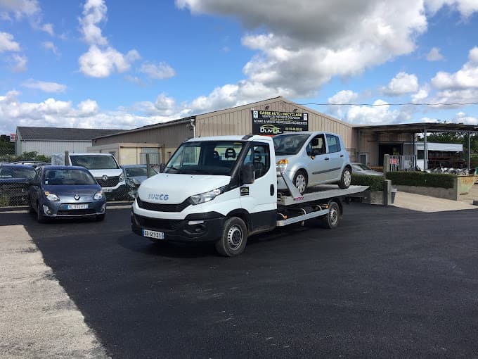 Parc de véhicules hors d'usage chez Duval (Sarl), centre agréé à LA HAYE