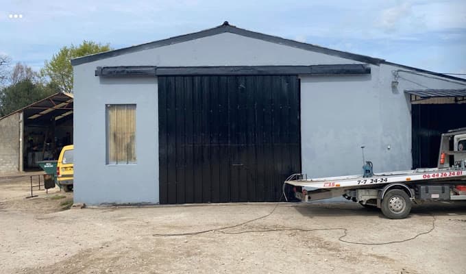 Parc de véhicules hors d'usage chez Cars&Casse, centre agréé à VIRANDEVILLE