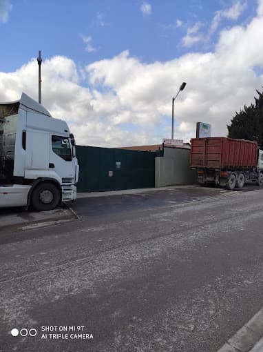 Vue extérieure du centre VHU agréé Mytnick à CERNAY-LES-REIMS (Marne)