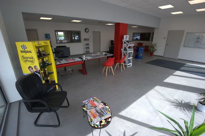 Parc de véhicules hors d'usage chez AUTORAVENDA, centre agréé à CHENIERES