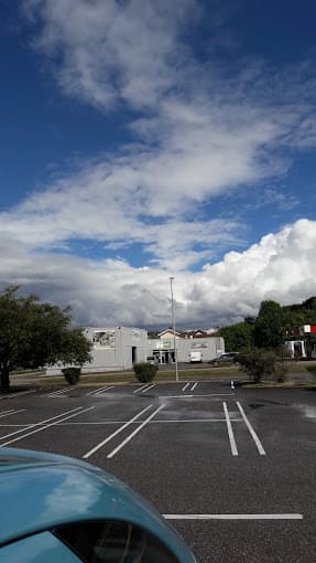 Parc de véhicules hors d'usage chez Garage Mayeur Automobile, centre agréé à BAR-LE-DUC