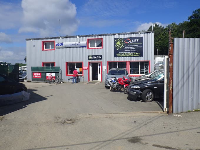 Vue extérieure du centre VHU agréé Ouest Cass à PLAUDREN (Morbihan)