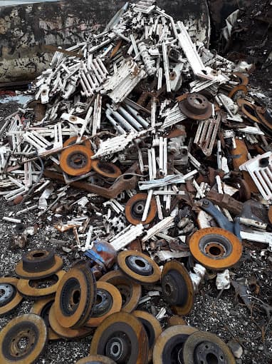 DERICHEBOURG ENVIRONNEMENT ESKA à JOUY-AUX-ARCHES — Photo 4 du centre VHU agréé Moselle