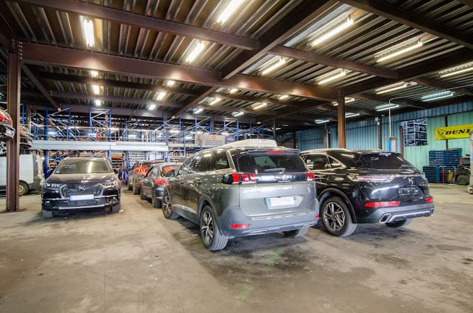 Parc de véhicules hors d'usage chez Etablissement Guy Marin, centre agréé à HALLENNES-LEZ-HAUBOURDIN