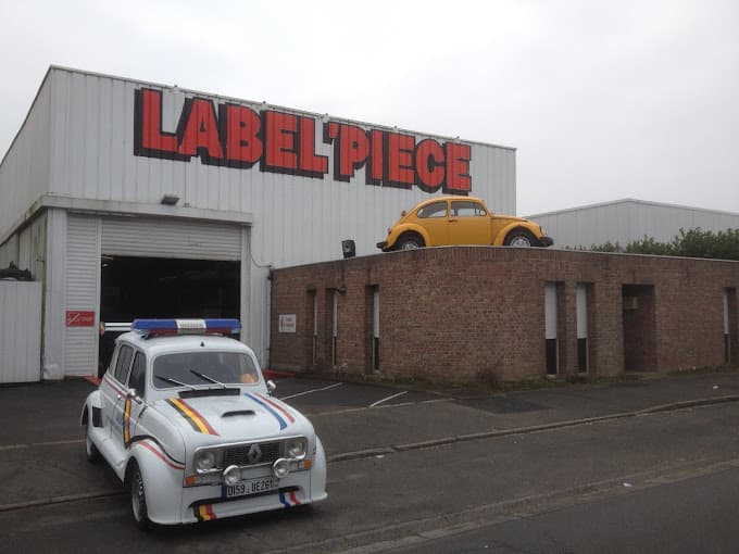 Vue extérieure du centre VHU agréé LABEL 'PIECE à VILLENEUVE D'ASCQ (Nord)