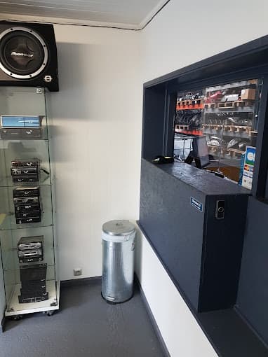 Géronimo Pièces Auto à HALLUIN — Photo 4 du centre VHU agréé Nord