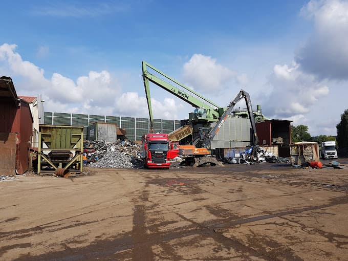 Parc de véhicules hors d'usage chez Galloo Clairoix, centre agréé à CLAIROIX