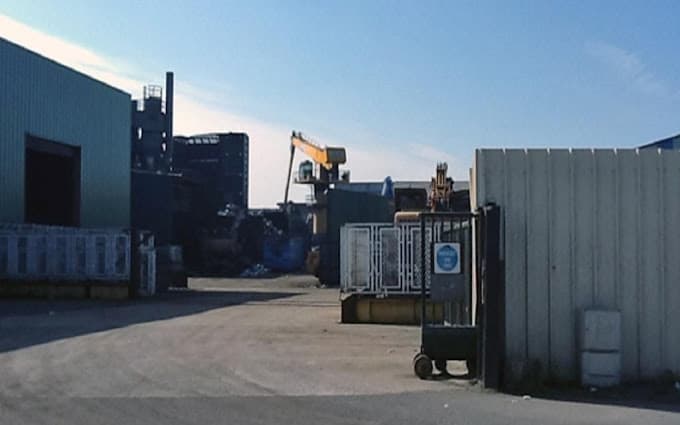 Parc de véhicules hors d'usage chez Dainville Recyclage, centre agréé à DAINVILLE