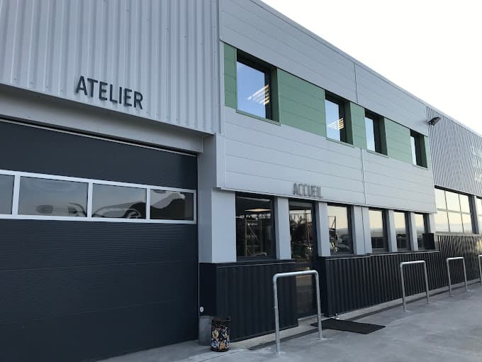 Vue extérieure du centre VHU agréé CLERMONT Démolition Auto à CLERMONT-FERRAND (Puy-de-Dôme)