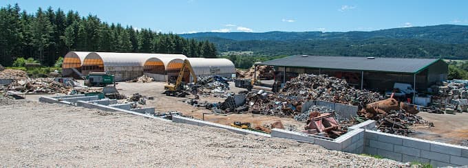 Vue extérieure du centre VHU agréé Claustre Environnement à MARSAC-EN-LIVRADOIS (Puy-de-Dôme)