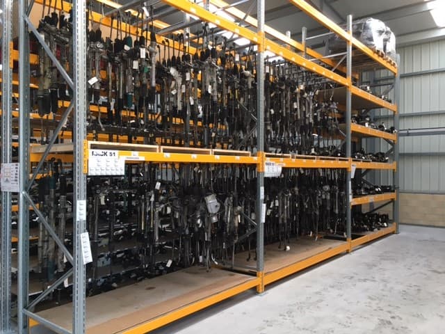 Parc de véhicules hors d'usage chez SARL ALBERDI (Casse automobile/ Centre Vhu / Desguace / Rachat métaux-ferraille), centre agréé à HENDAYE