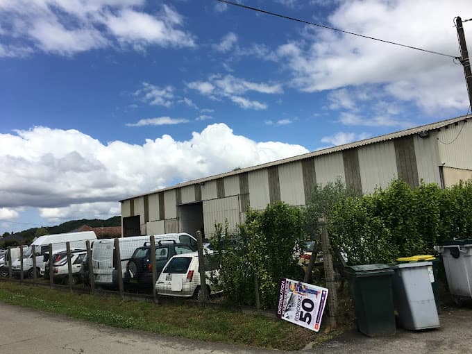Parc de véhicules hors d'usage chez PRECISIUM - GARAGE ET CARROSSERIE VALLADE, centre agréé à RAMOUS