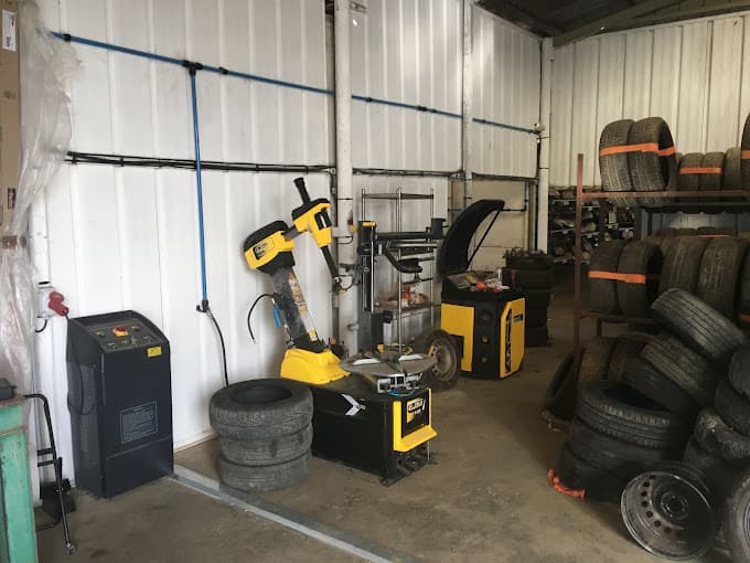 Vue extérieure du centre VHU agréé Casse Auto 114 à SAINT-ANDRE (Pyrénées-Orientales)