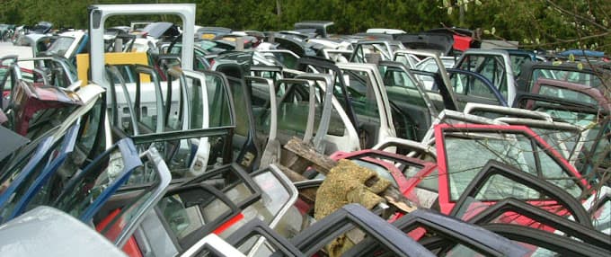 Vue extérieure du centre VHU agréé Sarl Berto- Démolition auto -Casse auto- centre huv-Lyon-Rhone à SAINT-GENIS-LAVAL (Rhône)