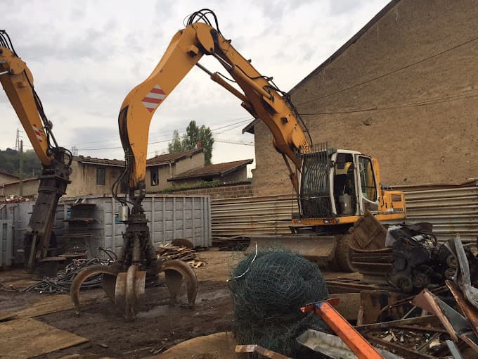 DELABRE - Achat métaux - Location de bennes - Gestion globale de déchets - Démolition à LOIRE-SUR-RHONE — Photo 4 du centre VHU agréé Rhône