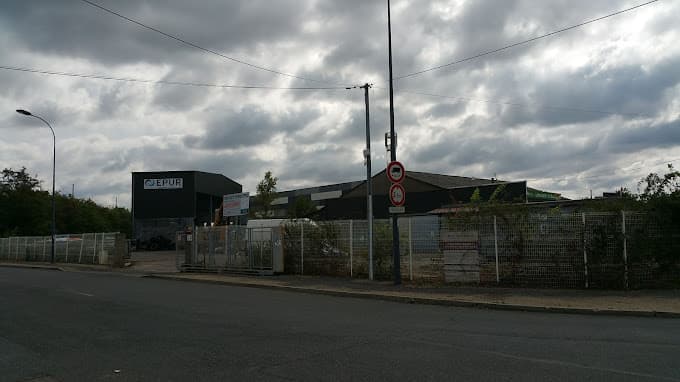 Parc de véhicules hors d'usage chez Epur Centre - Mâcon, centre agréé à MACON