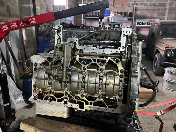 Parc de véhicules hors d'usage chez Auto Casse Chagny, centre agréé à CHAGNY